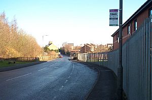Archivo:Bus Stop, Station Road, Clowne - geograph.org.uk - 113064