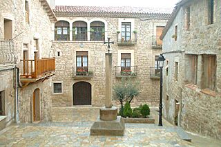 Casserres-Plaça Creu.jpg