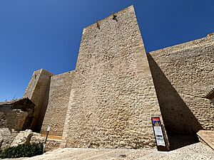 Archivo:Castillo Hornachuelos 2024 (A)