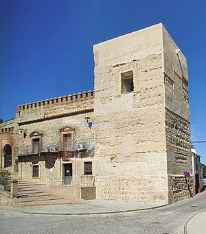 Archivo:Castillo de Santaella 005