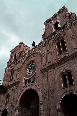 Archivo:Catedral de Cuenca vista frontal