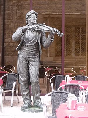 Archivo:El violinista en la plaza de la Gesta