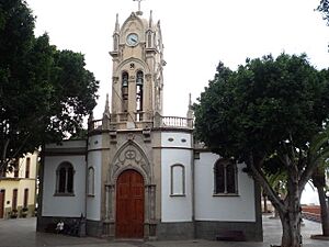 Archivo:Iglesia de Guía Casco 552