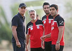 Archivo:Iran training before 2018 FIFA World Cup qualification match against Qatar, Sanat Naft Training Complex 11