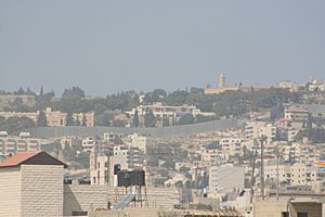 Archivo:Israeli West Bank barrier in Jerusalem1