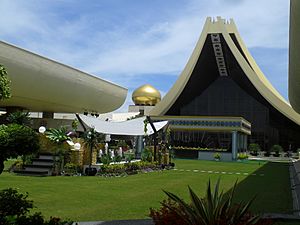 Archivo:Istana-nurul-iman