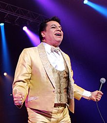 Juan Gabriel --- Pepsi Center --- 09.26.14 (cropped 2).jpg
