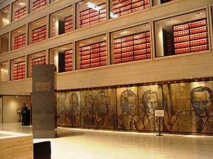 Archivo:LBJ Lib Museum (3)