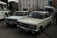 Archivo:Lada 2101 und Polski Fiat 125p