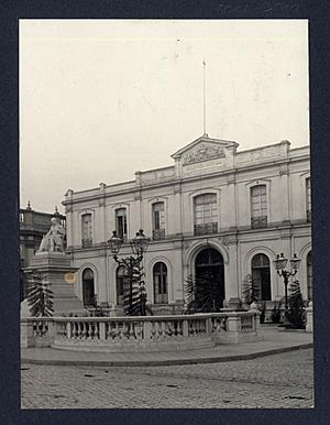 Archivo:Palacio del Real Tribunal del Consulado de Santiago