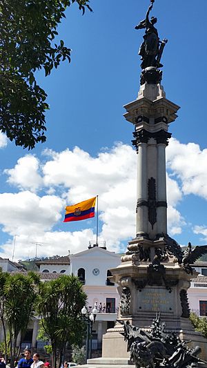 Archivo:Plaza Grande, Quito