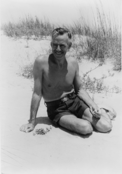 Archivo:Portrait of Eugene O'Neill, at Sea Island Bend