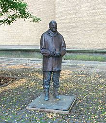 Statue of Victor Hasselblad.jpg