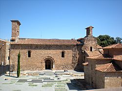 Archivo:Terrassa. Conjunto monumental de las iglesias de San Pedro