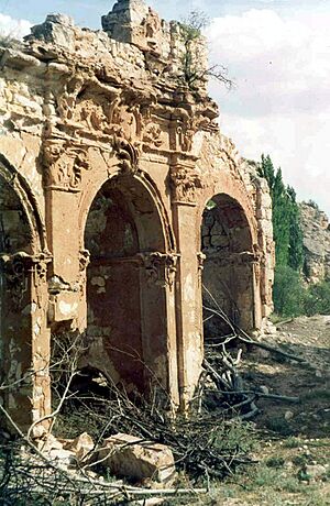 Archivo:1-Castielfabib-ruinasConvento (2001)-1