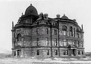 Archivo:1886 New Mexico Capitol