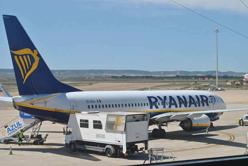 737-800 Zaragoza Airport