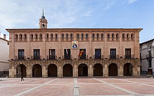 Archivo:Ayuntamiento, Ateca, Zaragoza, España, 2013-01-07, DD 01