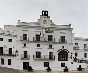 Archivo:Ayuntamiento, Vejer de la Frontera, Cádiz, España, 2015-12-09, DD 11