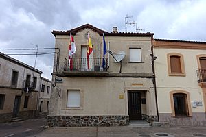 Archivo:Ayuntamiento de Martiago 01