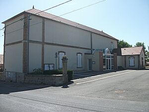 Archivo:Blomard mairie 2019-08-22