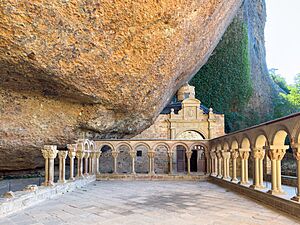 Archivo:Claustro de San Juan de la Peña 10