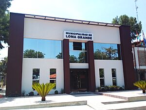 Archivo:Edificio de la Municipalidad de Loma Grande