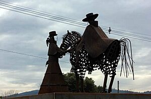 Archivo:Escultura Rodríguez-Segura