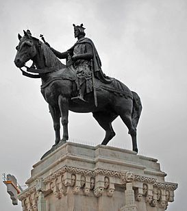 Estatua rey Fernando III de Castilla.jpg