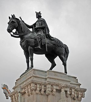 Archivo:Estatua rey Fernando III de Castilla