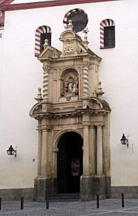 Archivo:Fachada principal de la iglesia de la Trinidad de Córdoba DerivateWork01-dpc