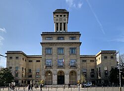 Hôtel ville Montreuil Seine St Denis 15.jpg