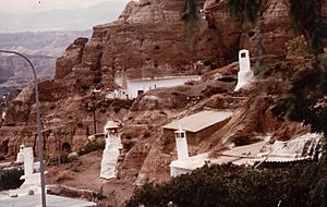 Archivo:Höhlenwohnungen bei Guadix