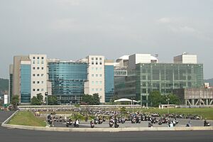 Archivo:HTC HQ Taoyuan 2011-10-16