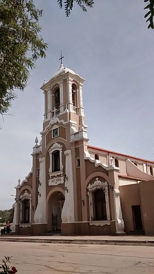 Archivo:Iglesia Ave María en Machagai