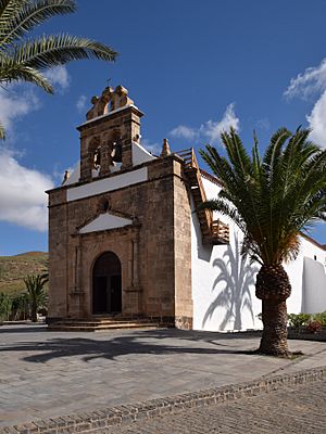 Archivo:Iglesia de la Virgen de la Peña (31323079151)