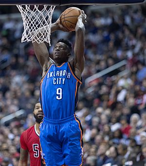 Archivo:Jerami Grant dunking cropped