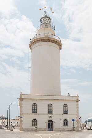 Archivo:La Farola, Málaga, España, 2023-05-20, DD 70