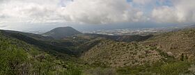 La Montaña de Tejina, las Fuentes y el Choro. A la derecha Guía de Isora..jpg