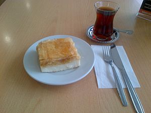 Archivo:Lazböreği - çay