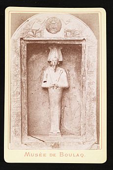 Archivo:Musee de Boulaq - Statue (1881) - front - TIMEA-7