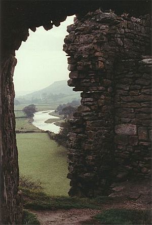 Archivo:Pendragon castle Arch