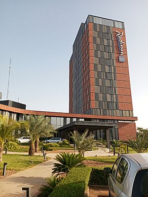 Archivo:Radisson Blu à Niamey 02