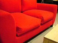 Archivo:Red sofa