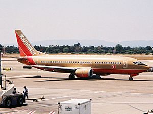 Archivo:Southwest Airlines B-737-300 N640SW