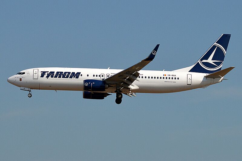 Tarom, YR-BGK, Boeing 737-82R (42582531500)