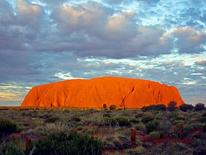 Archivo:Uluru Australia(1)