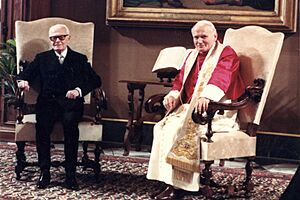 Archivo:Visita ufficiale del Presidente della Repubblica Sandro Pertini a Sua Santità il Papa Giovanni Paolo II (6)