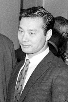 Walasse Ting at opening Gallery Espace at Keizersgracht Amsterdam, 1960.jpg