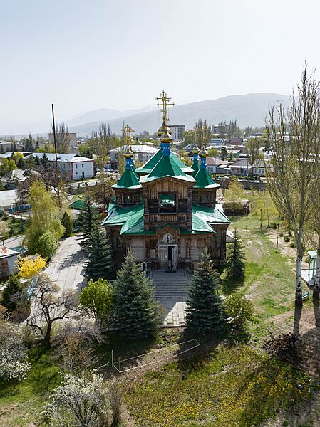 Каракол, Троицкая церковь сверху (1)